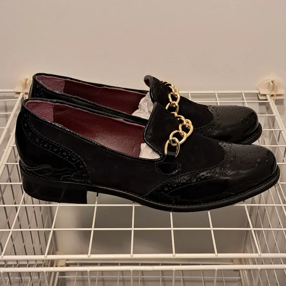 Girotti Elegant Black Patent & Suede Loafers with Gold Chain | Size 42 - Picture 8 of 8